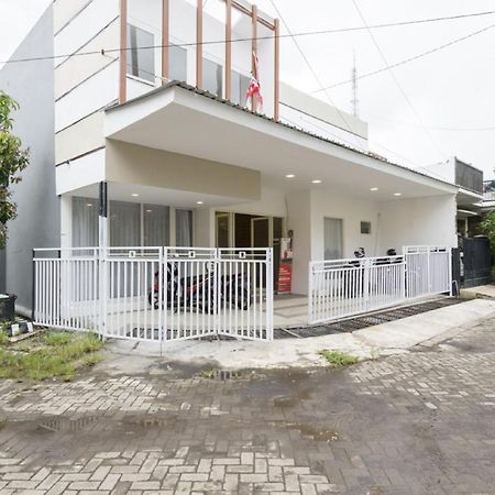 Reddoorz Syariah @ Griya Shanta 玛琅 外观 照片
